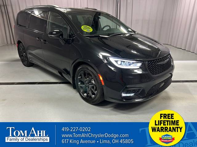 2023 Chrysler Pacifica Minivan Limited FWD photo