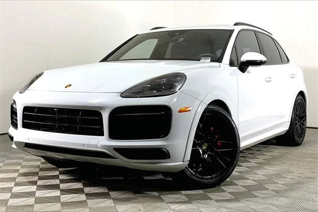 2023 Porsche Cayenne GTS AWD photo