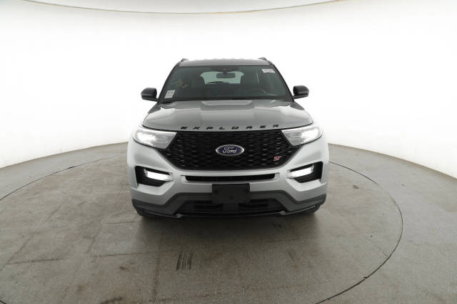 2023 Ford Explorer ST 4WD photo