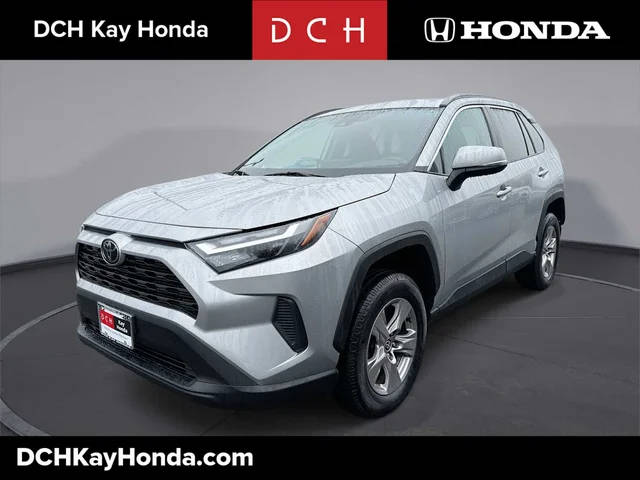 2022 Toyota RAV4 XLE AWD photo