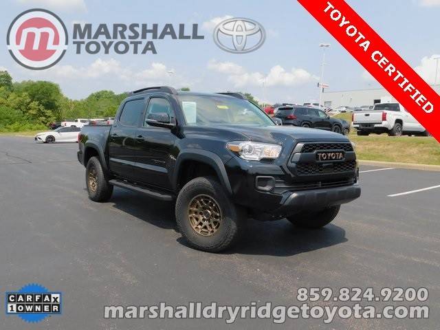 2022 Toyota Tacoma SR5 4WD photo