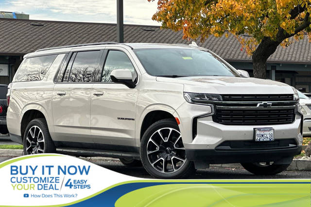 2022 Chevrolet Suburban RST 4WD photo