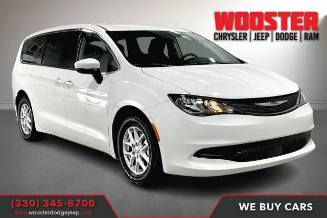 2023 Chrysler Voyager LX FWD photo