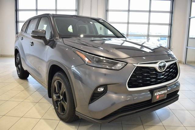 2023 Toyota Highlander LE FWD photo