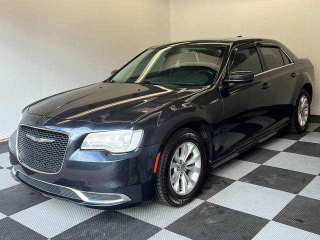 2015 Chrysler 300 Limited RWD photo