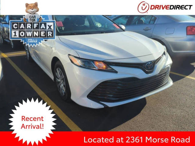 2020 Toyota Camry Hybrid LE FWD photo