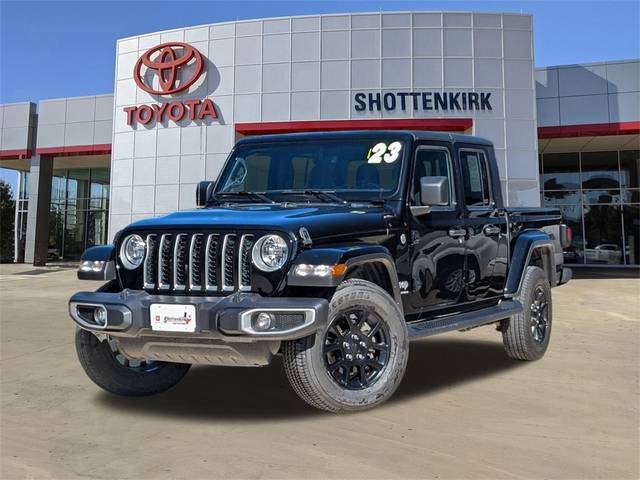 2023 Jeep Gladiator Overland 4WD photo