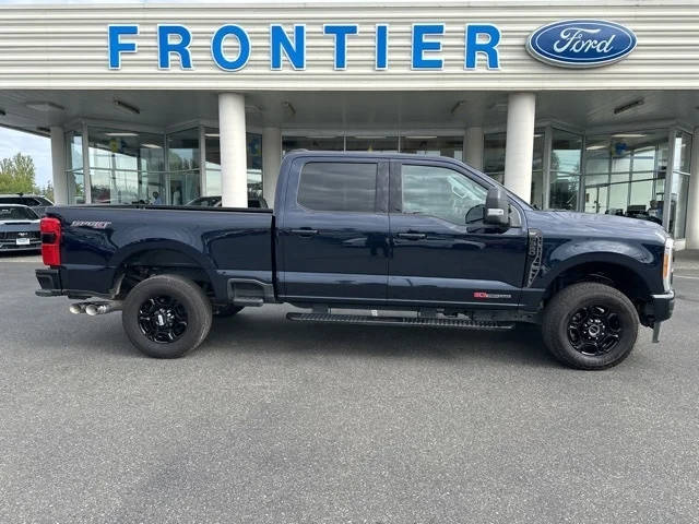 2023 Ford  XLT 4WD photo