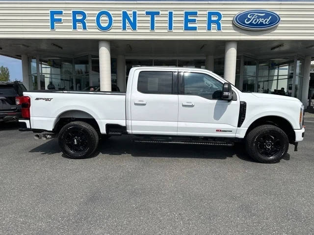 2023 Ford  XLT 4WD photo