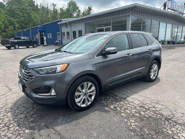 2022 Ford Edge Titanium AWD photo
