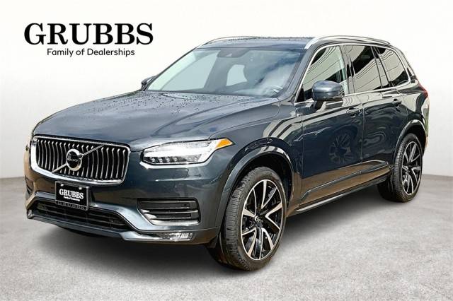 2022 Volvo XC90 Momentum AWD photo