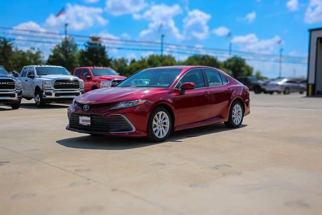 2021 Toyota Camry LE FWD photo