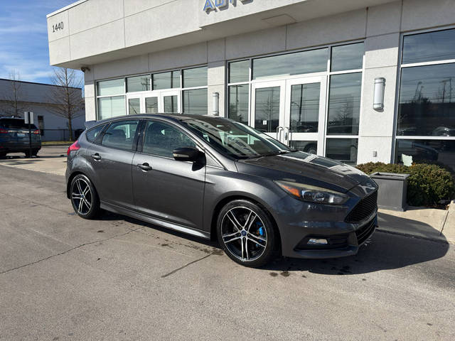 2015 Ford Focus ST FWD photo