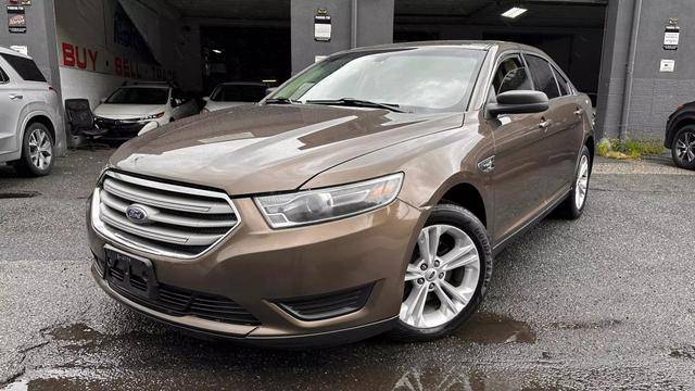 2016 Ford Taurus SE FWD photo