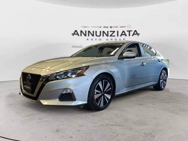 2022 Nissan Altima 2.5 SV FWD photo