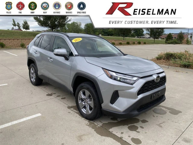 2022 Toyota RAV4 XLE FWD photo