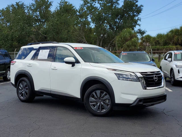 2023 Nissan Pathfinder SV FWD photo