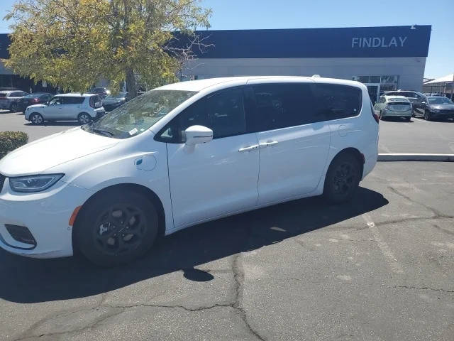 2022 Chrysler Pacifica Minivan Hybrid Touring L FWD photo