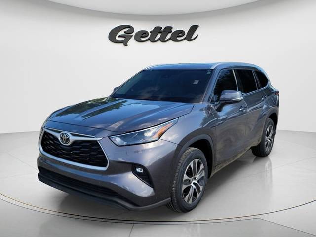 2022 Toyota Highlander XLE FWD photo