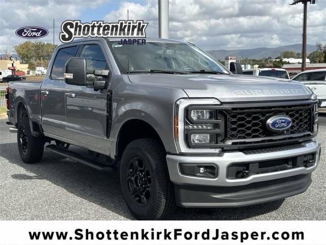 2023 Ford F-250 Super Duty XLT 4WD photo