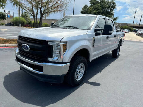 2019 Ford F-250 Super Duty XLT 4WD photo