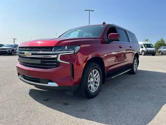 2022 Chevrolet Suburban LT 4WD photo