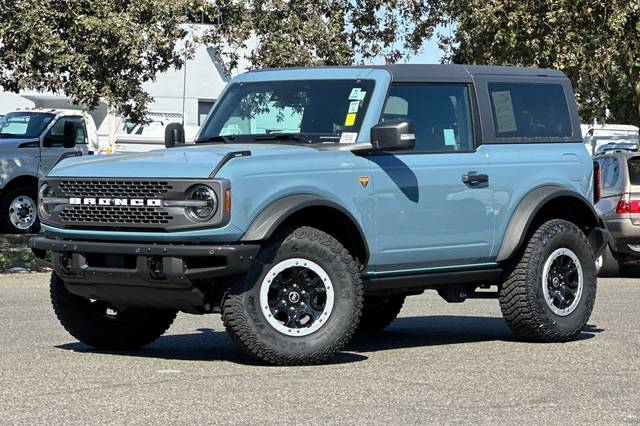 2023 Ford Bronco 2 Door Badlands 4WD photo