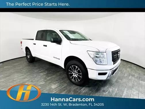 2022 Nissan Titan SV 4WD photo