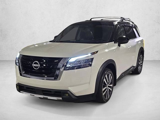 2022 Nissan Pathfinder Platinum 4WD photo