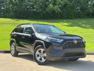 2023 Toyota RAV4 XLE FWD photo