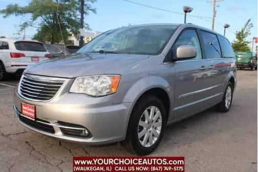 2015 Chrysler Town and Country Touring FWD photo