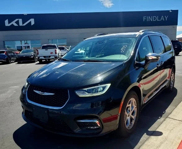 2022 Chrysler Pacifica Minivan Limited FWD photo