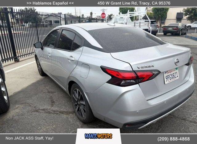 2021 Nissan Versa SV FWD photo