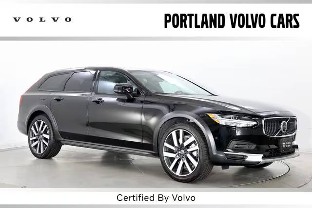 2023 Volvo V90 Cross Country Ultimate AWD photo