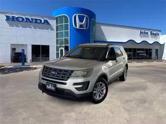 2016 Ford Explorer Base 4WD photo