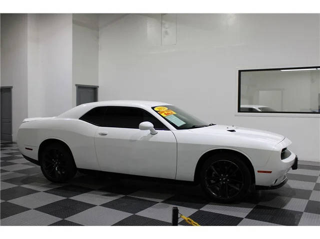 2021 Dodge Challenger SXT RWD photo