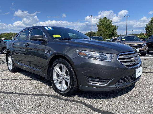 2019 Ford Taurus SEL AWD photo