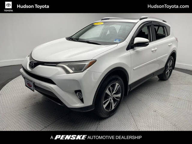 2016 Toyota RAV4 XLE AWD photo