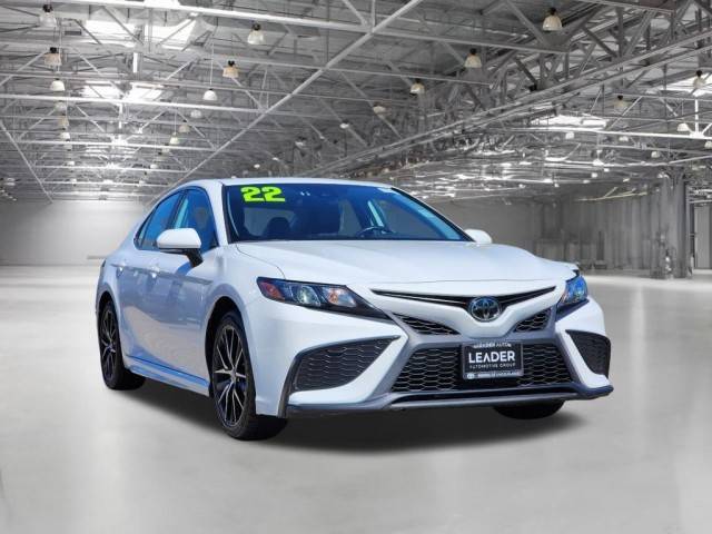 2022 Toyota Camry SE FWD photo