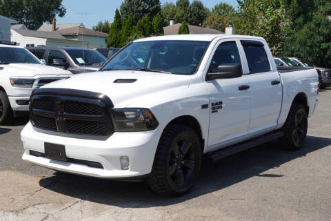 2022 Ram 1500 Express 4WD photo