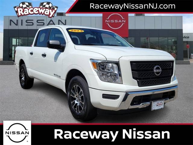 2023 Nissan Titan SV 4WD photo