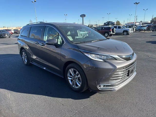 2022 Toyota Sienna Limited AWD photo