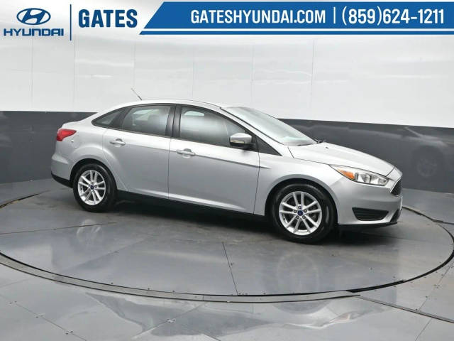 2017 Ford Focus SE FWD photo