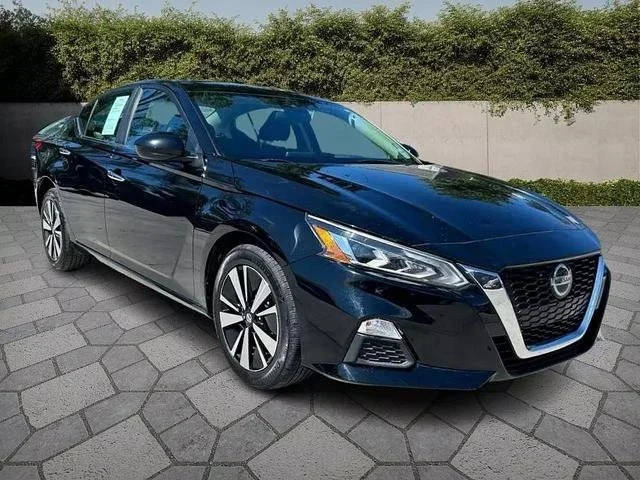 2021 Nissan Altima 2.5 SV AWD photo