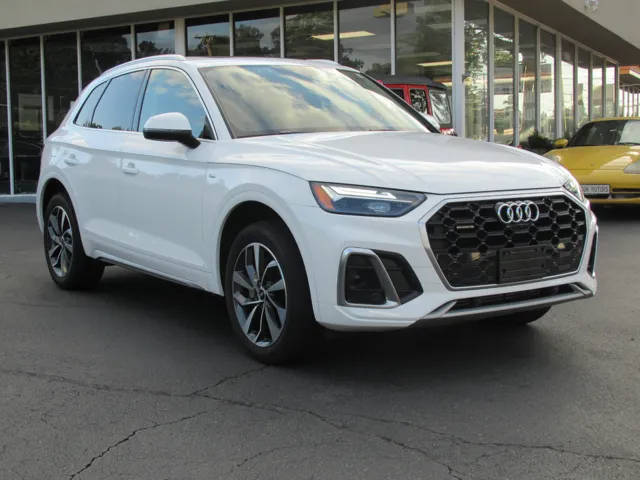 2022 Audi Q5 S line Premium Plus AWD photo