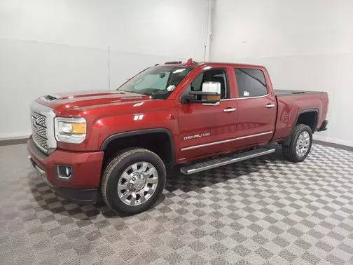 2018 GMC Sierra 2500HD Denali 4WD photo