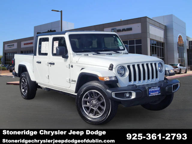 2023 Jeep Gladiator Overland 4WD photo