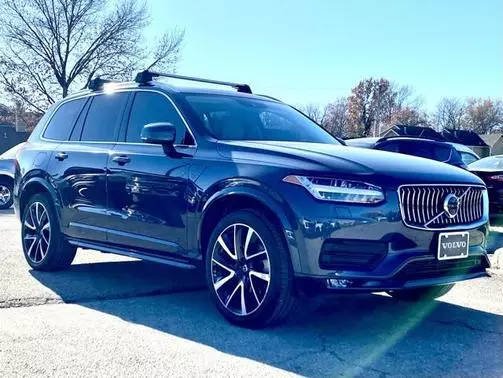 2022 Volvo XC90 Momentum AWD photo