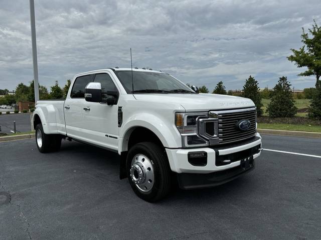 2022 Ford F-450 Super Duty Platinum 4WD photo