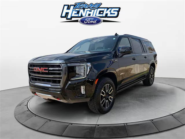 2023 GMC Yukon XL AT4 4WD photo